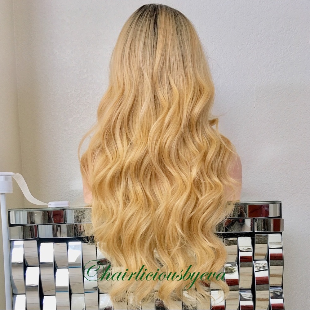 Golden Blonde wig ombré dark roots 26 inch long - Picture 5 of 8